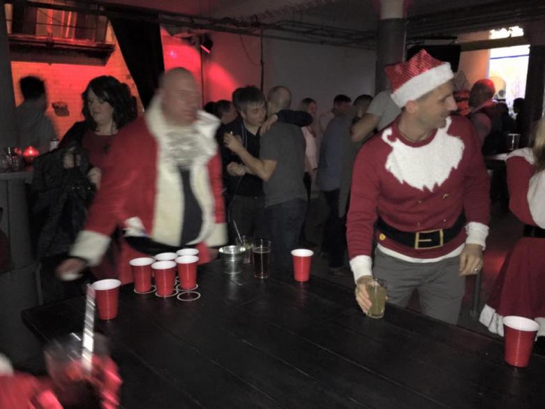 manchester social events santa pub crawl 2015